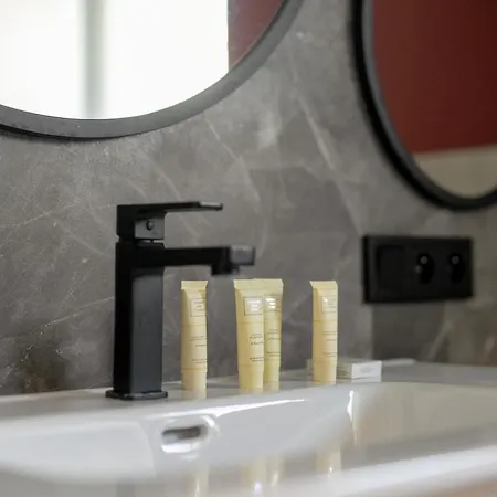 Apartment W Zielonej Okolicy Poznania Z Parkingiem By Renters