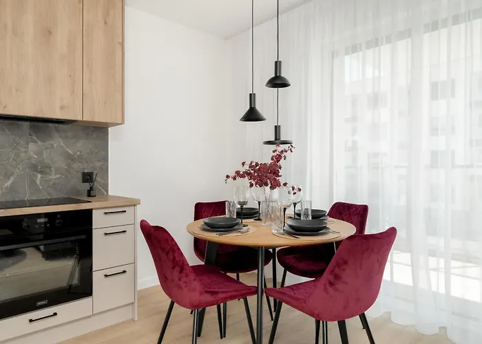 W Zielonej Okolicy Poznania Z Parkingiem By Renters بوزنان