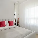W Zielonej Okolicy Poznania Z Parkingiem By Renters *