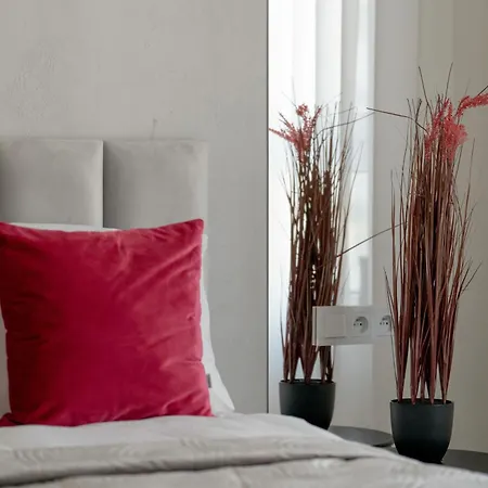 W Zielonej Okolicy Poznania Z Parkingiem By Renters * Poznań