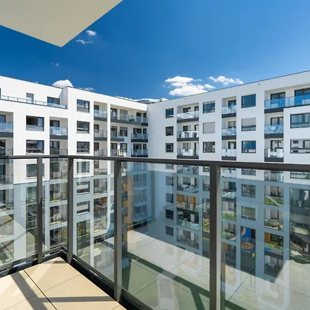 W Zielonej Okolicy Poznania Z Parkingiem By Renters Apartman Poznań