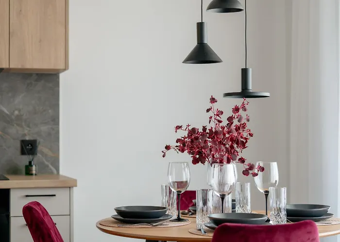 W Zielonej Okolicy Poznania Z Parkingiem By Renters