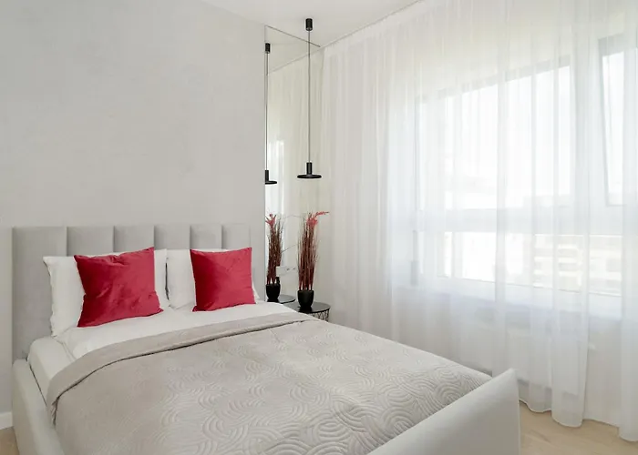 W Zielonej Okolicy Poznania Z Parkingiem By Renters *