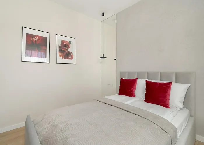 W Zielonej Okolicy Poznania Z Parkingiem By Renters