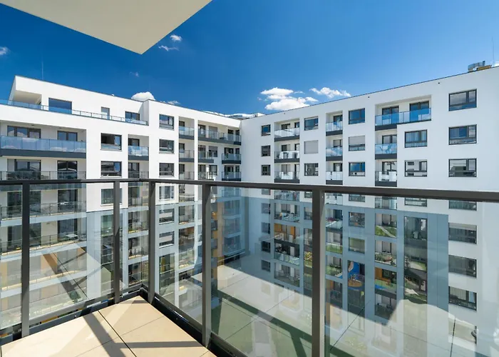 W Zielonej Okolicy Poznania Z Parkingiem By Renters Apartman Poznań